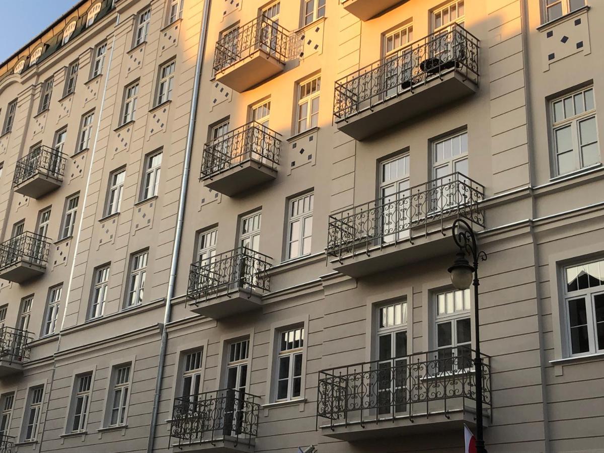 St. Florian Apartament Warszawa Exteriör bild
